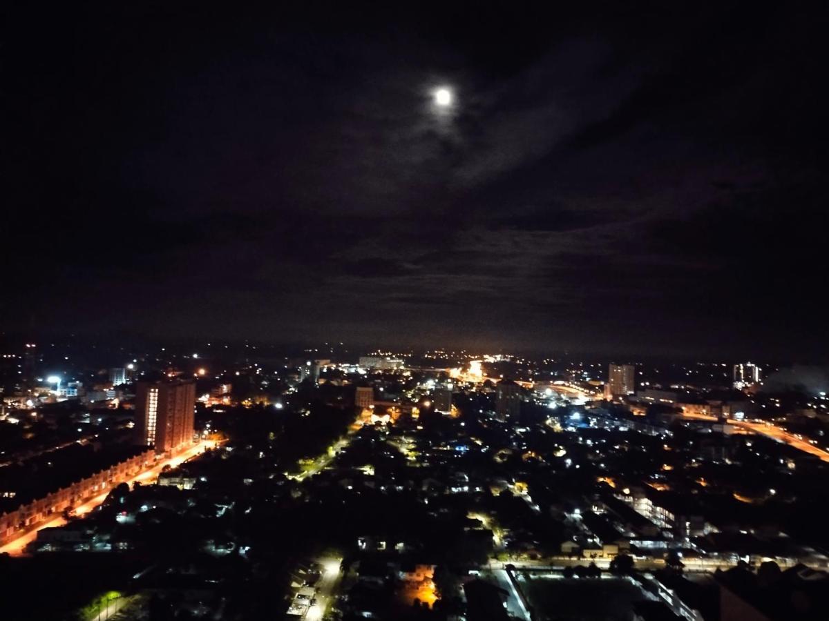 Cmk Apartmen Mutiara Tower 3 Bedroom Kota Bharu#Netflix Exterior photo
